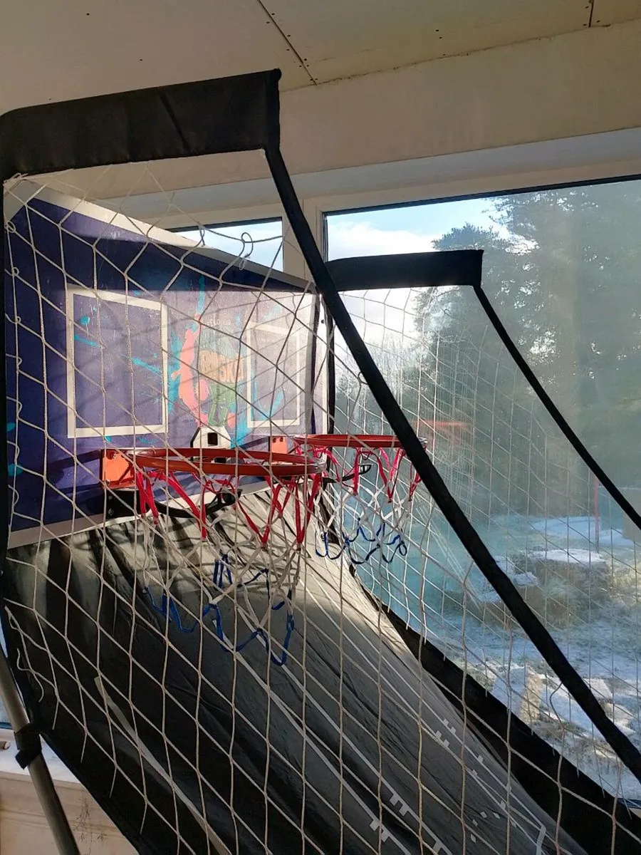 Dual basketball ball arcade game - Image 2