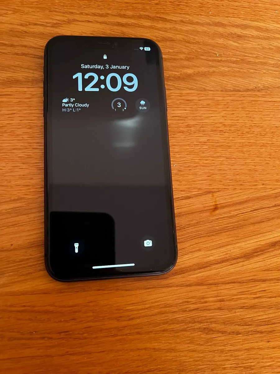 iPhone 11 - Image 3