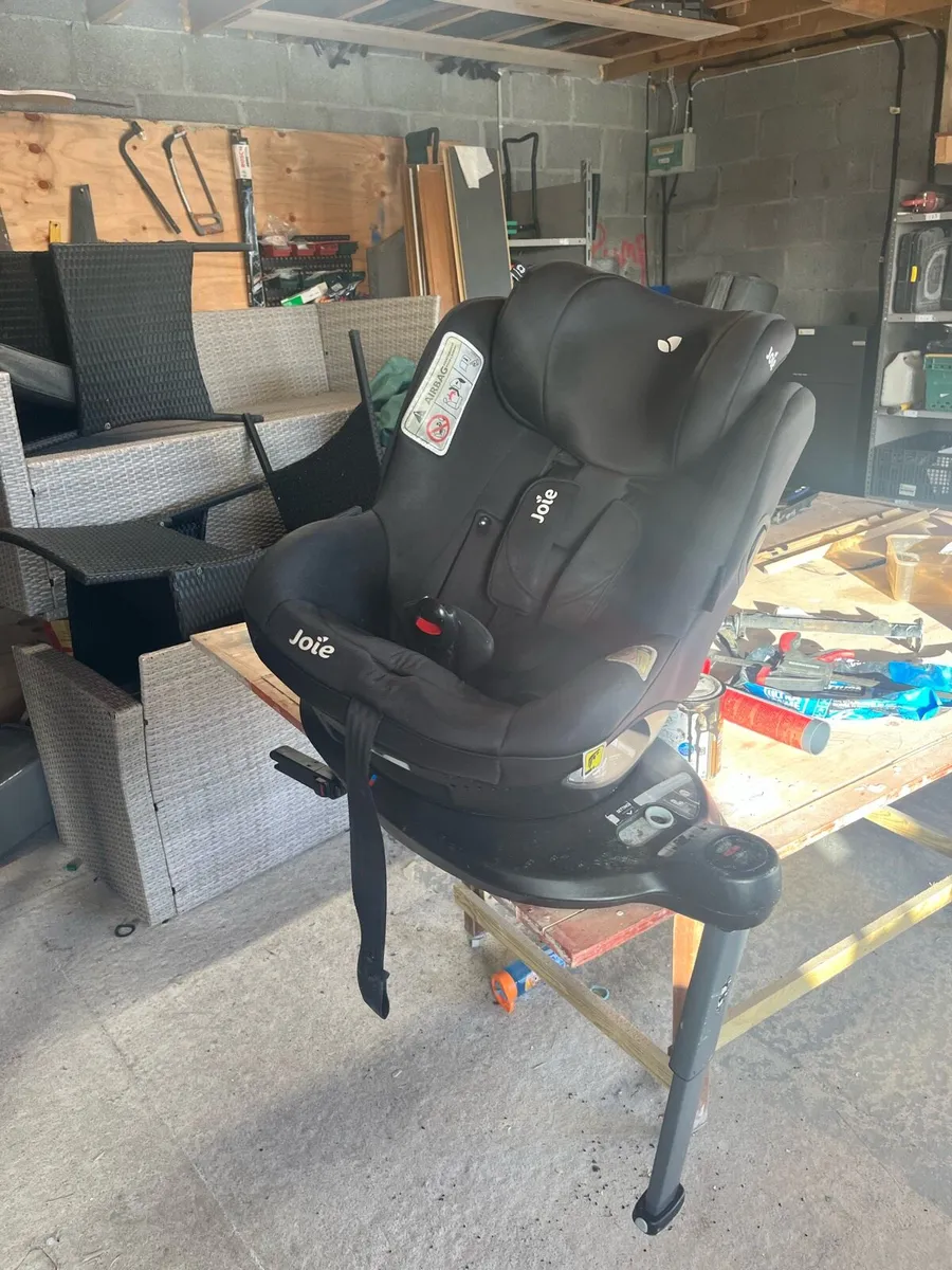 Isofix turning Car seat - Image 1