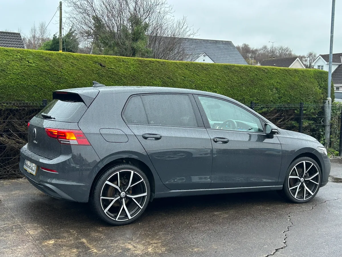 23 Volkswagen Golf 1.5 Tsi Life  €23500 inc Vrt - Image 4
