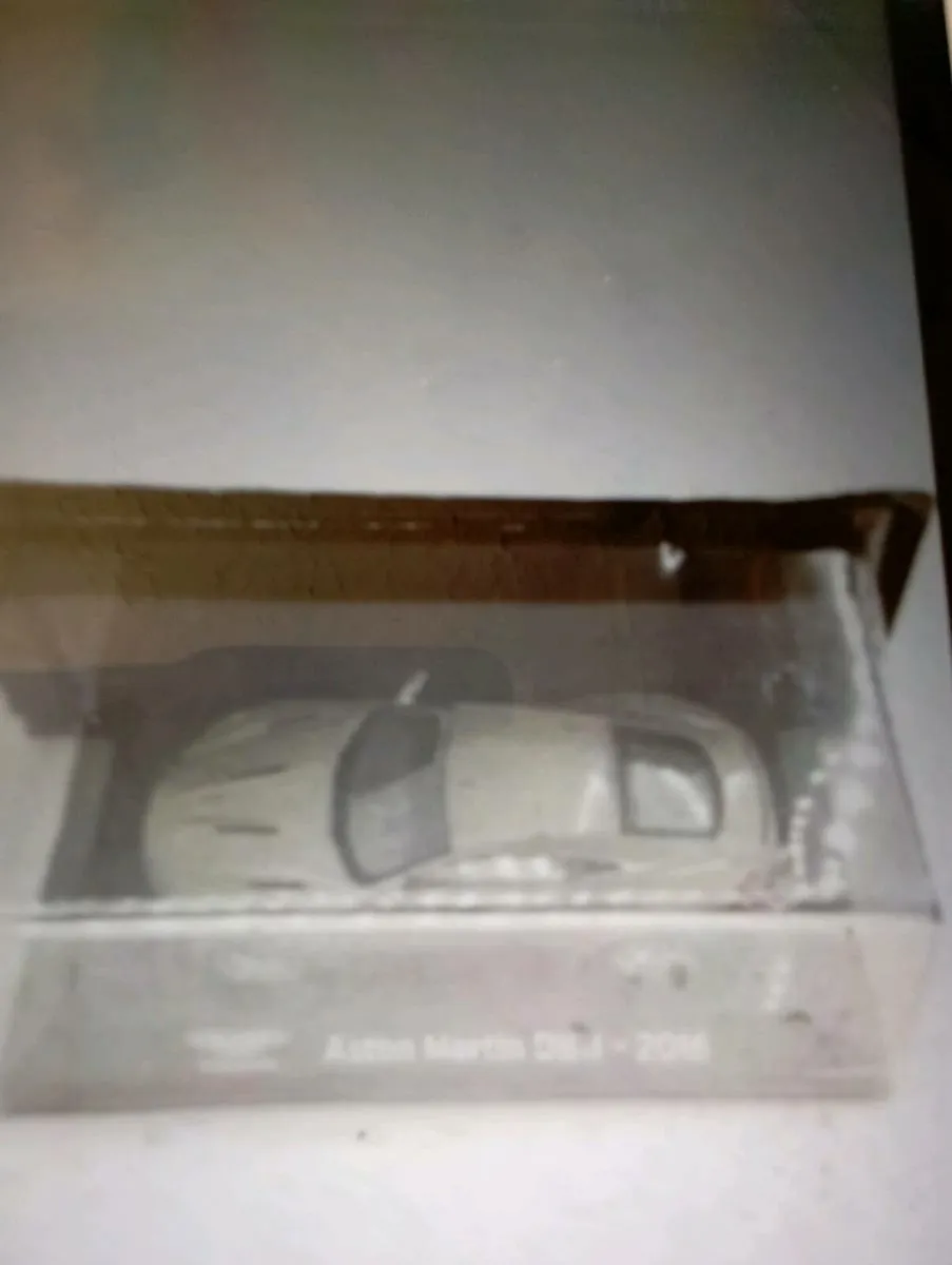 ASTON MARTIN DB11-2016 -IXO COLLECTION 1-43 SCALE. - Image 4