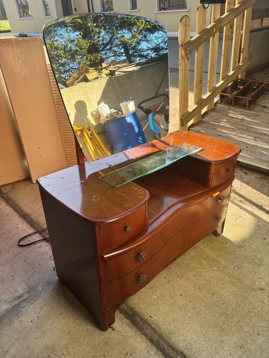 Arrange of antique furniture - Image 1