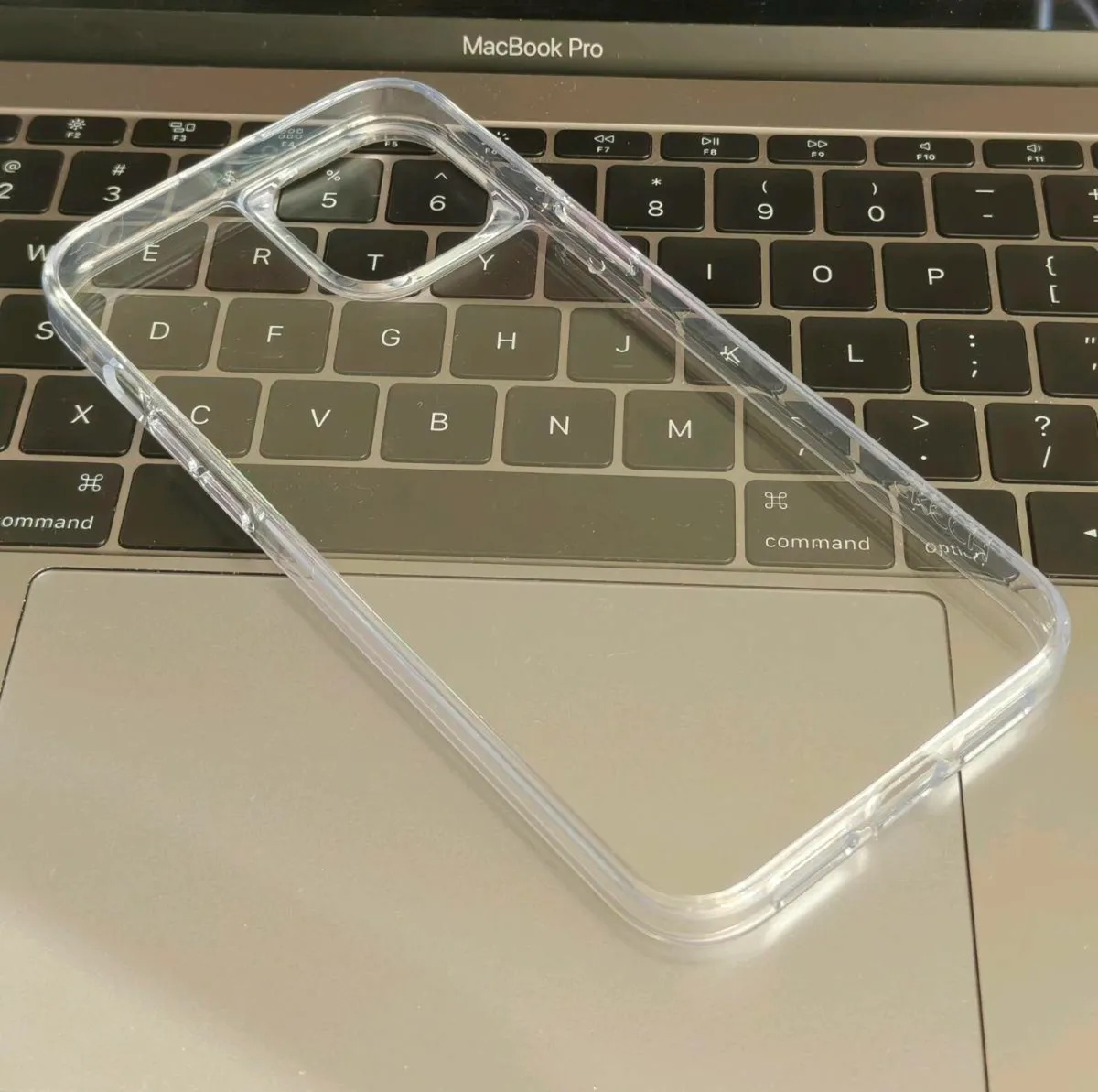 Clear cover for iPhone 15pro Max / plus - Image 1