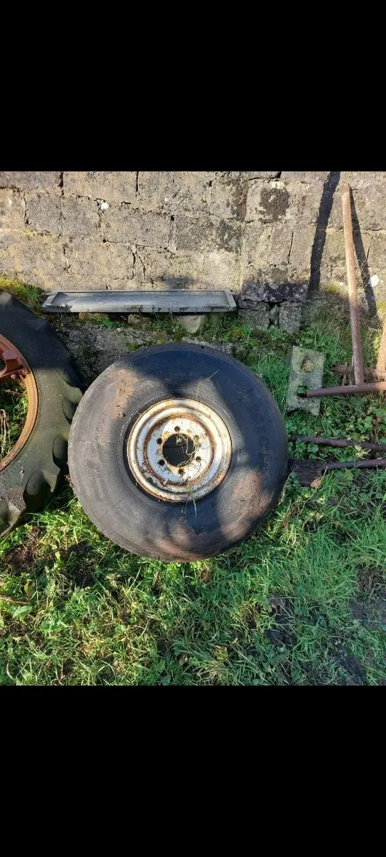 Farm Machinery, twin wheels, transport box - Image 2