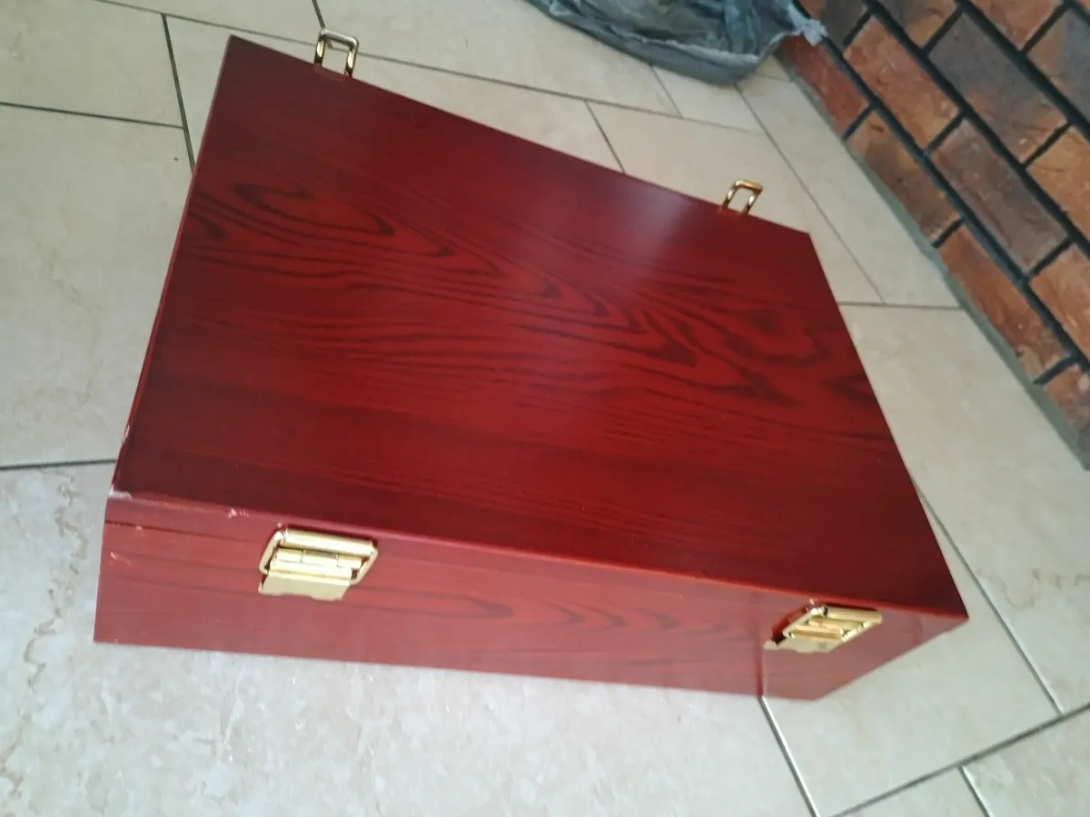 Tipperary Crystal Dinning/Cutlery Set - Image 3