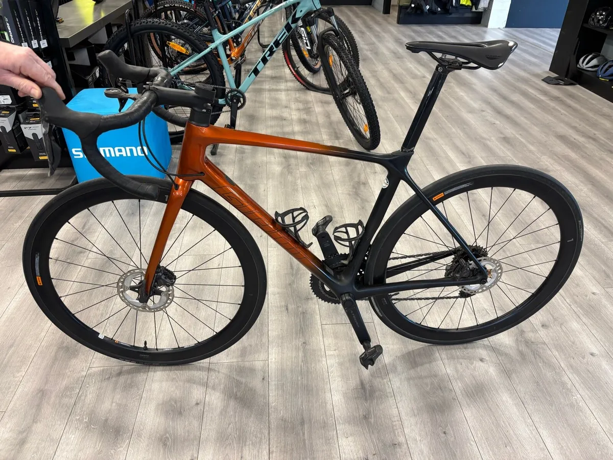 Giant TCR pro1 ultegra di2 - Image 1