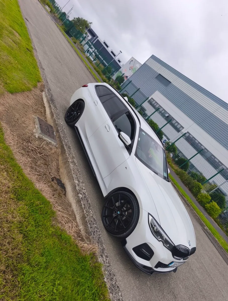 BMW 330e msport touring - Image 4