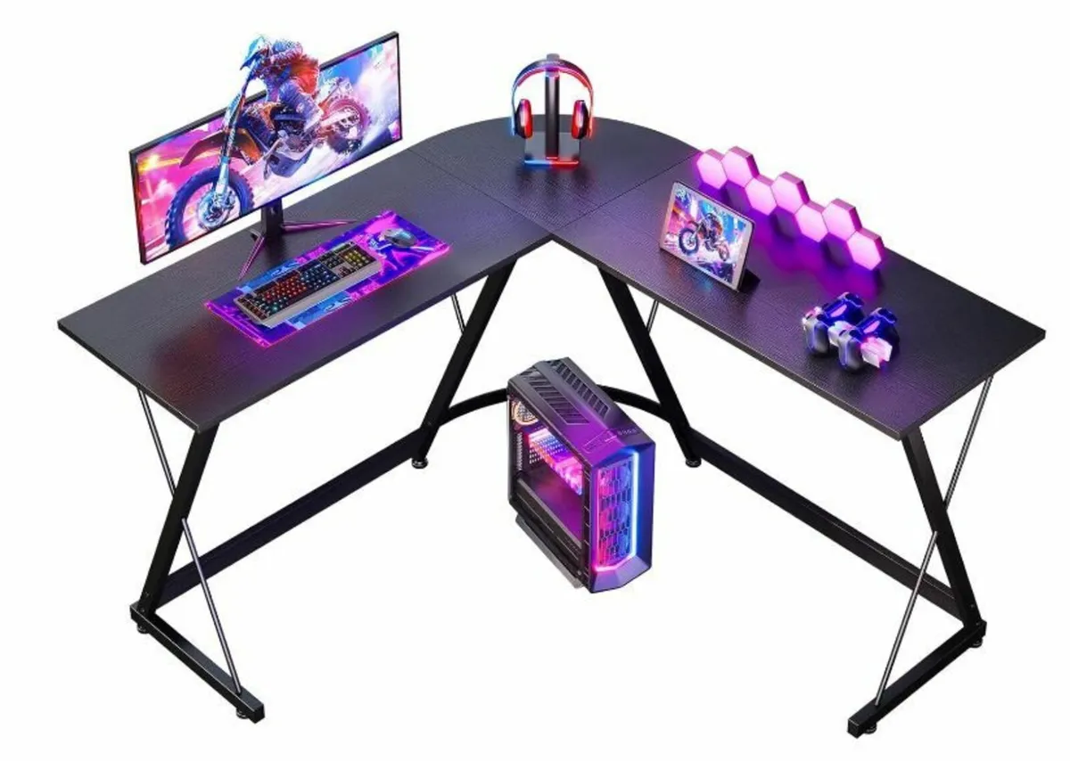 Gaming Table, 120 x 120 cm - Image 1