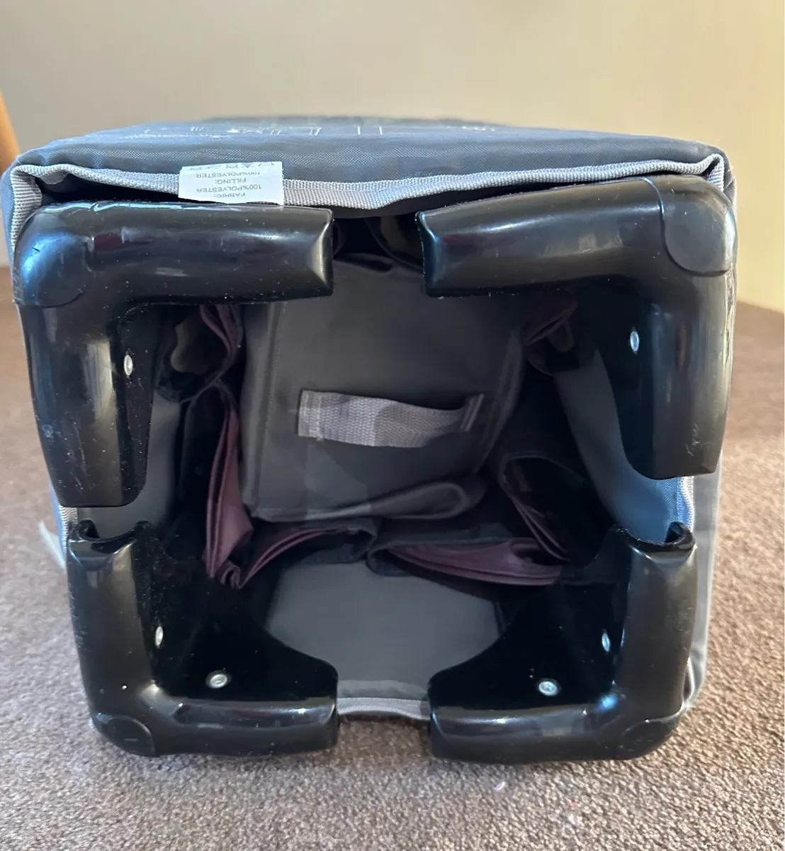 Travel Cot - Image 2