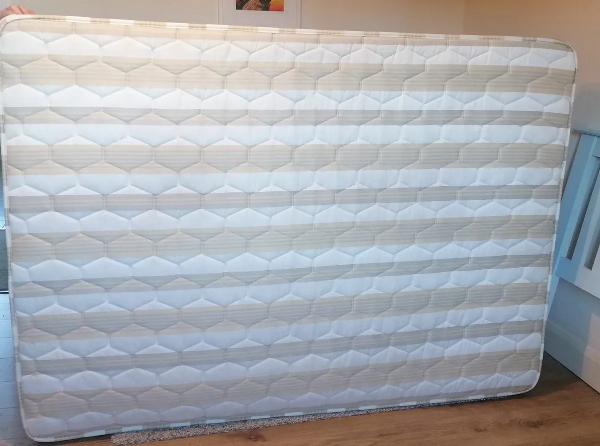 Double mattress 4'6'' unused - Image 1