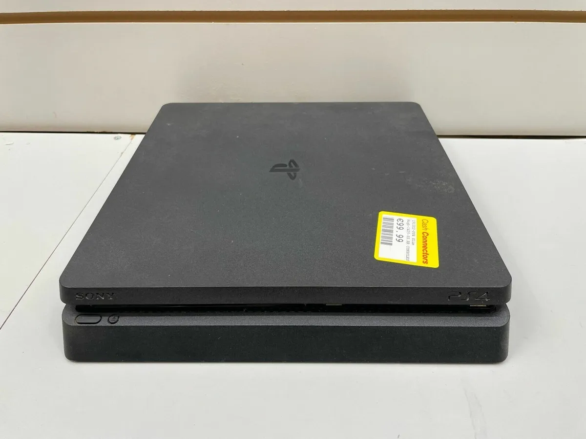 PS4 Slim - Image 2