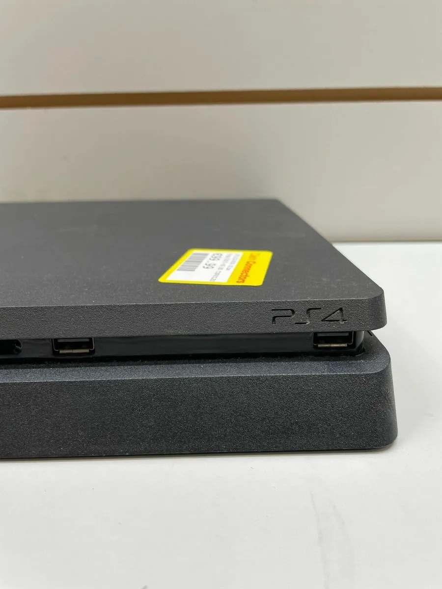 PS4 Slim - Image 3