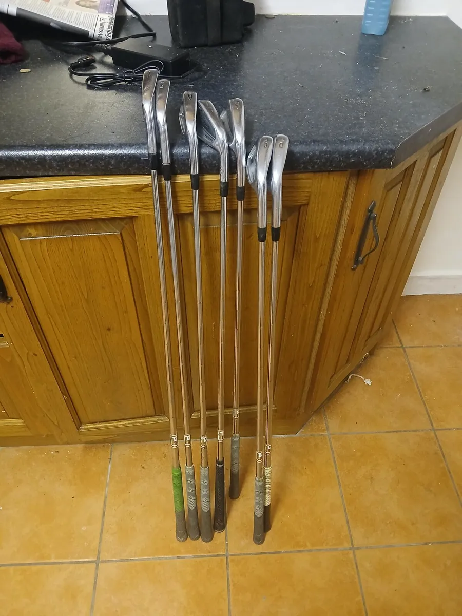 Titleist 716 cb irons - Image 3