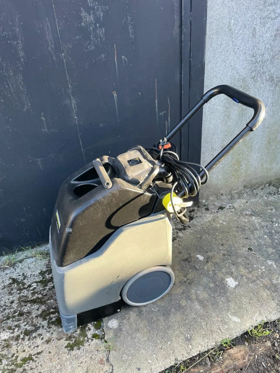 Carpet Cleaner Karcher BRC 30/15 C - Image 1
