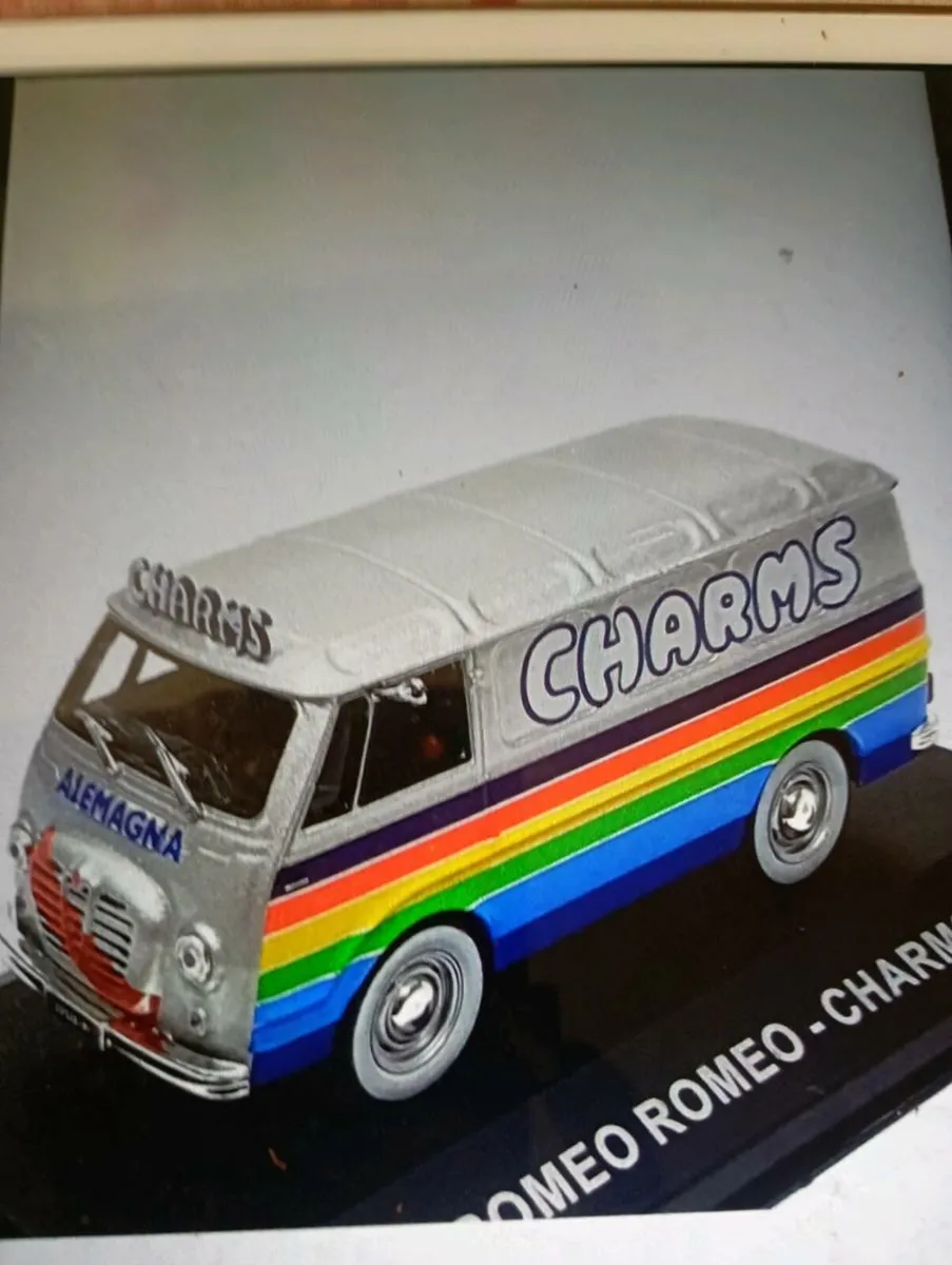 ALFA ROMEO CHARMS 1959 1-43 ITALIAN DIE CAST MODLE - Image 4