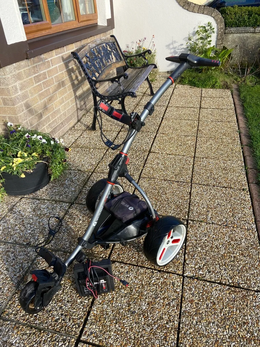 Motocaddy.  Golf. Trolley. Battery &. Charger - Image 1