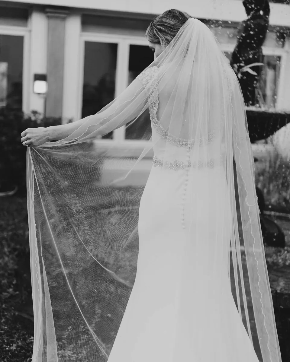 Wedding dress - Image 3