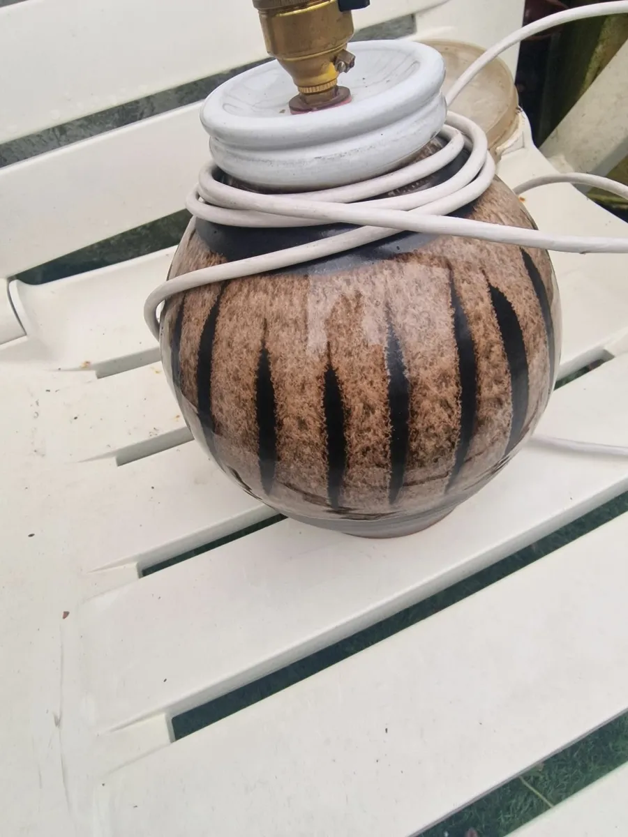 Stephen Pearce pottery. - Image 2