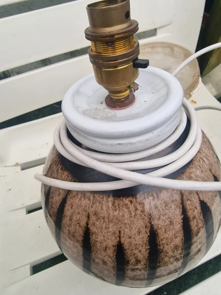 Stephen Pearce pottery. - Image 1