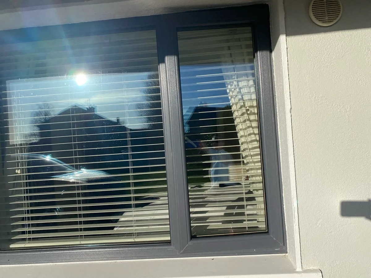 Complete front of house Blinds - Image 3