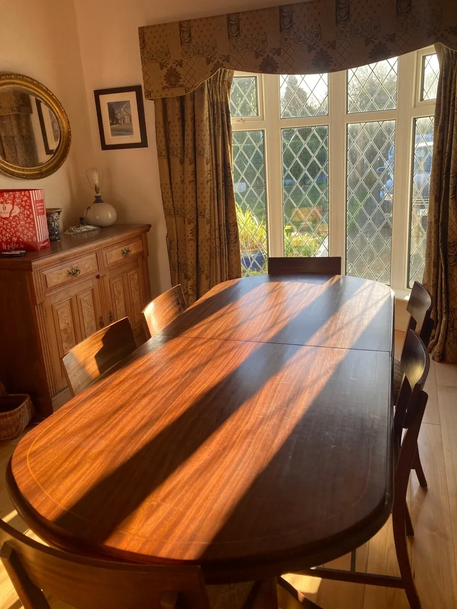 Mahogany table and 6 chairs - Image 1