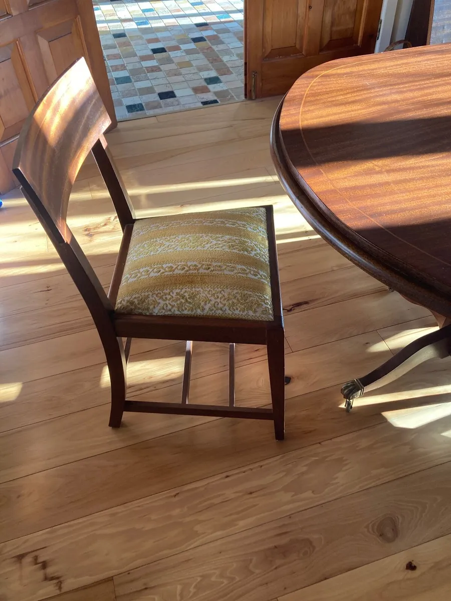 Mahogany table and 6 chairs - Image 3