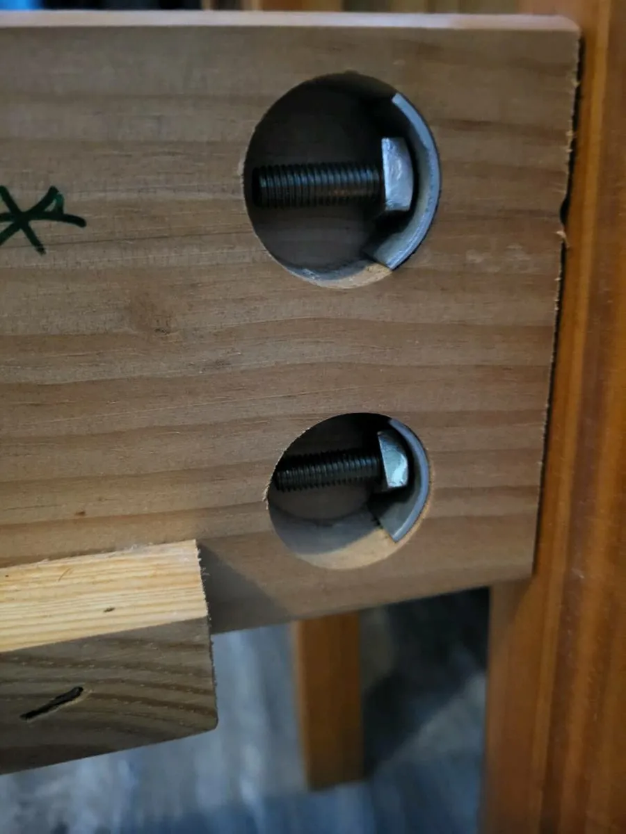 Bed & 2 Lockers - Image 4