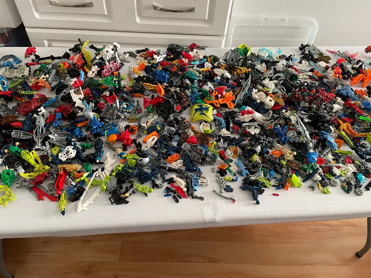 Lego bionicle parts - Image 2