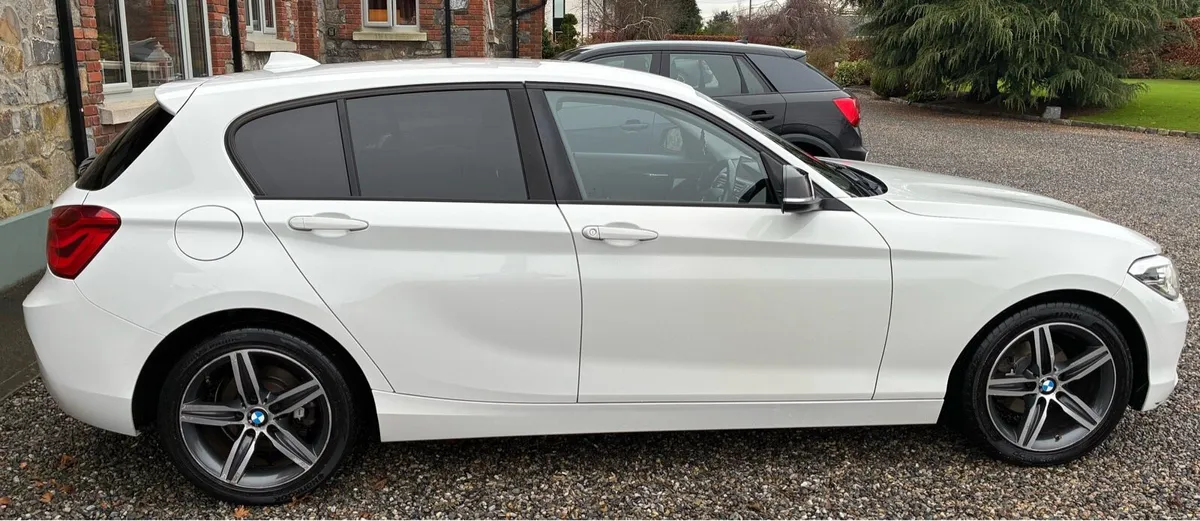 2015 - BMW 1 Series - automatic - Image 3