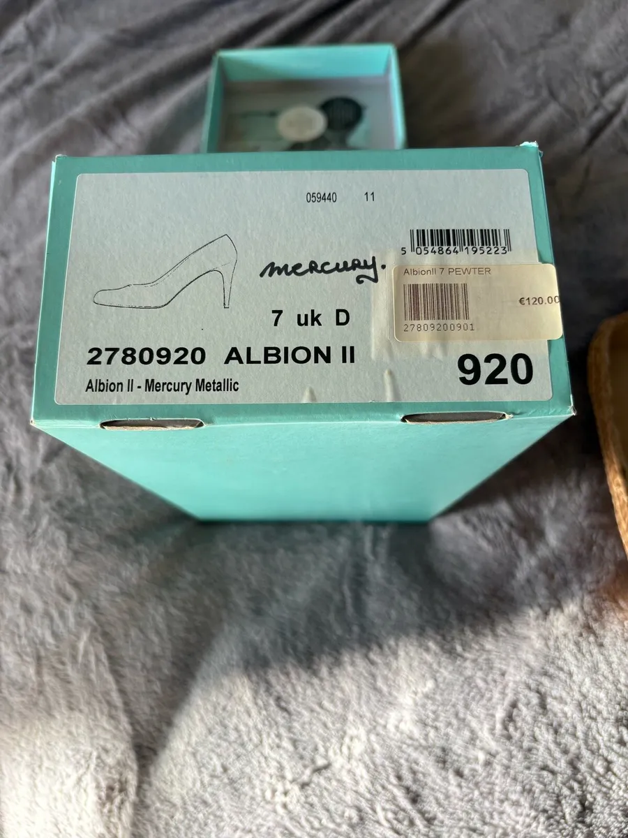 Ladies Van Dal shoes - Image 2