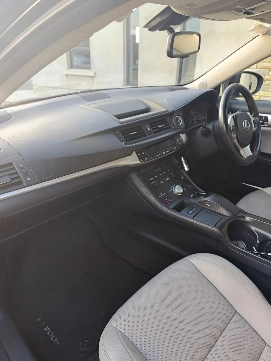 Lexus CT 2012 - Image 4