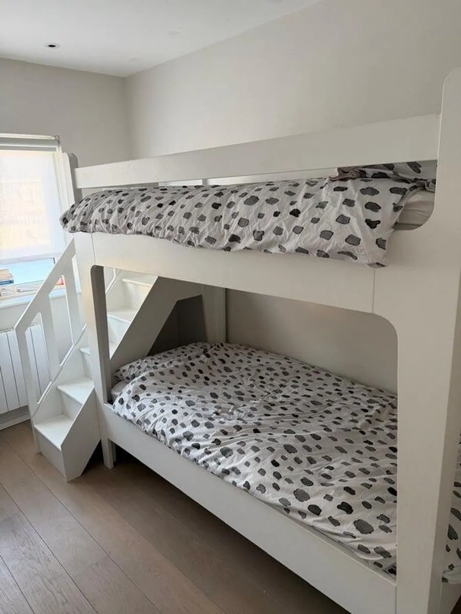 Bunk beds - Image 1