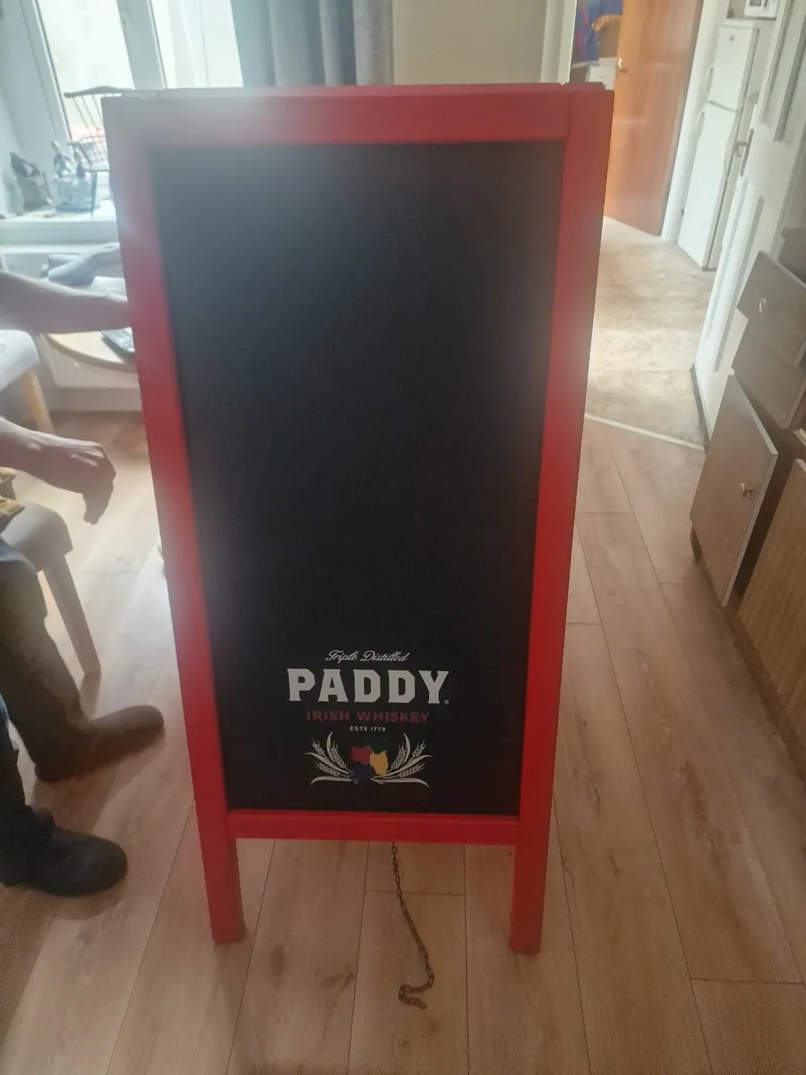 Notice bord . - Image 1