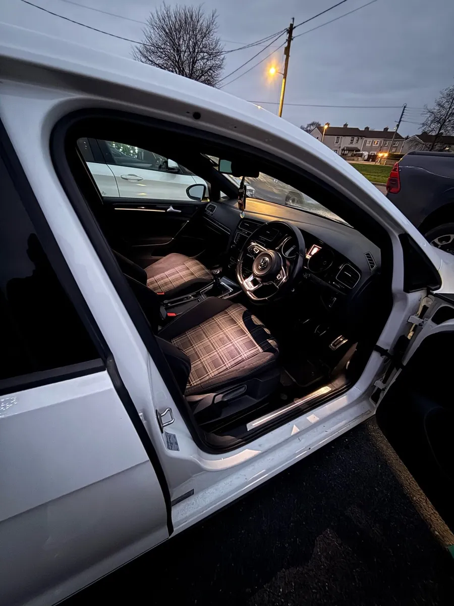 White Volkswagen Golf GTD 2014 Manual - Image 4