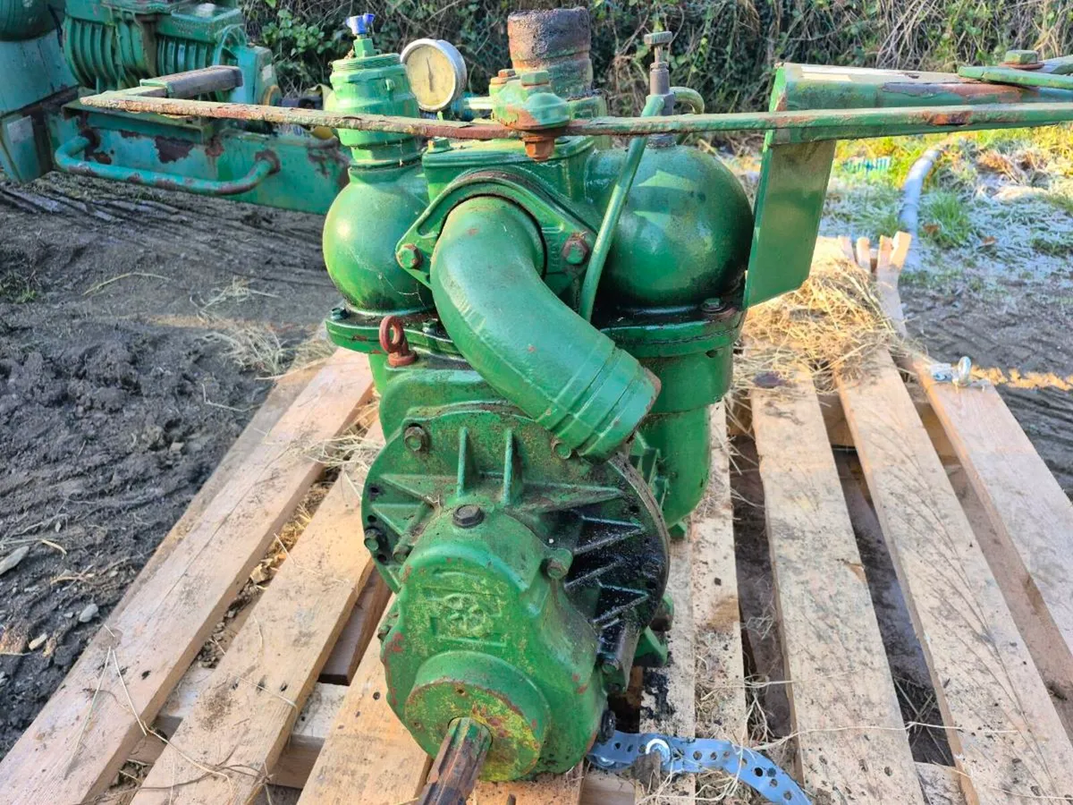 Vacuum pump - Image 1