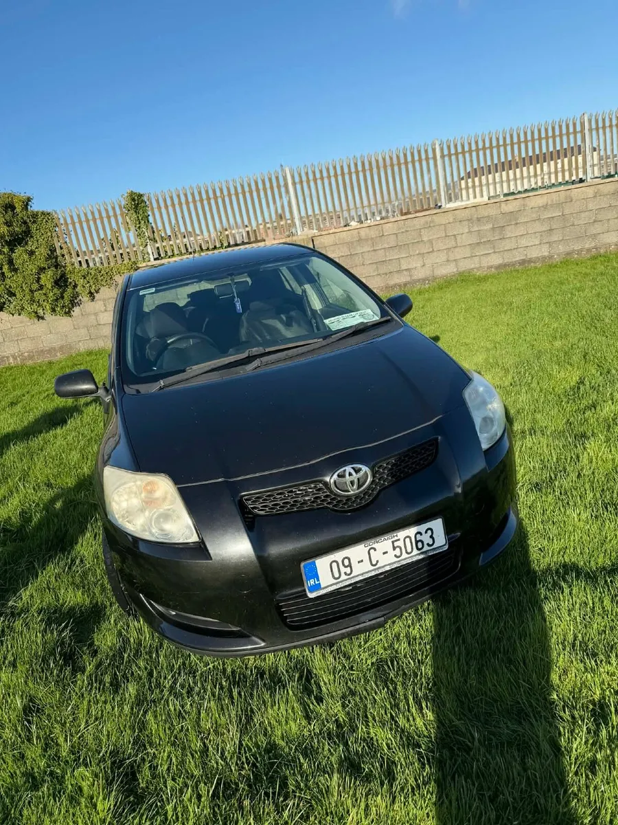 Toyota Auris 2009 - Image 1