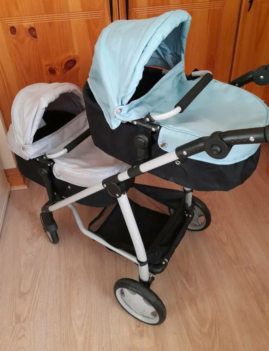 Twin dolls pram - Image 3
