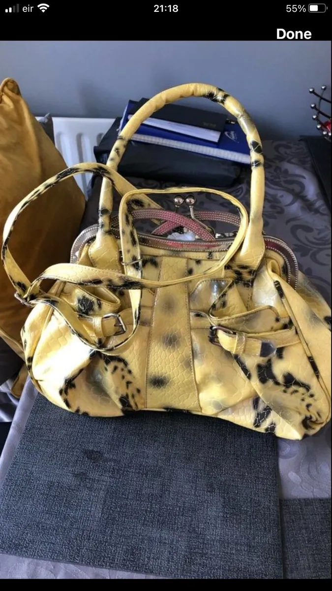 Ladies new bag €10 - Image 1