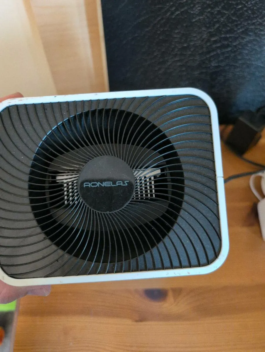 AONELAS 1.8L Dehumidifier - Image 2