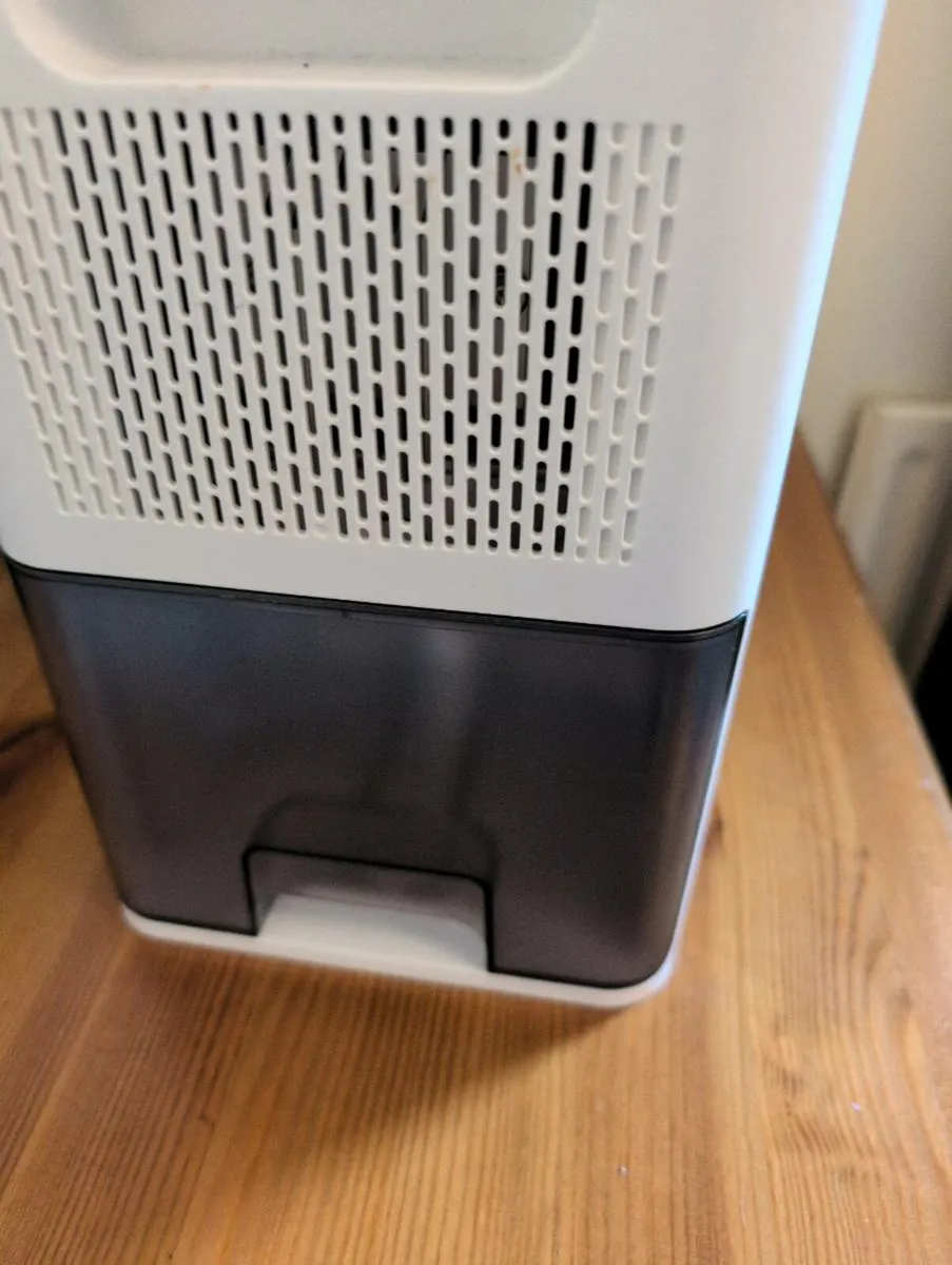 AONELAS 1.8L Dehumidifier - Image 3