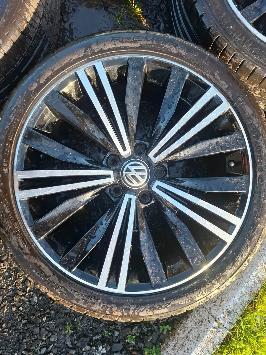 18" Genuine Vw Alloys with tyres - Image 3