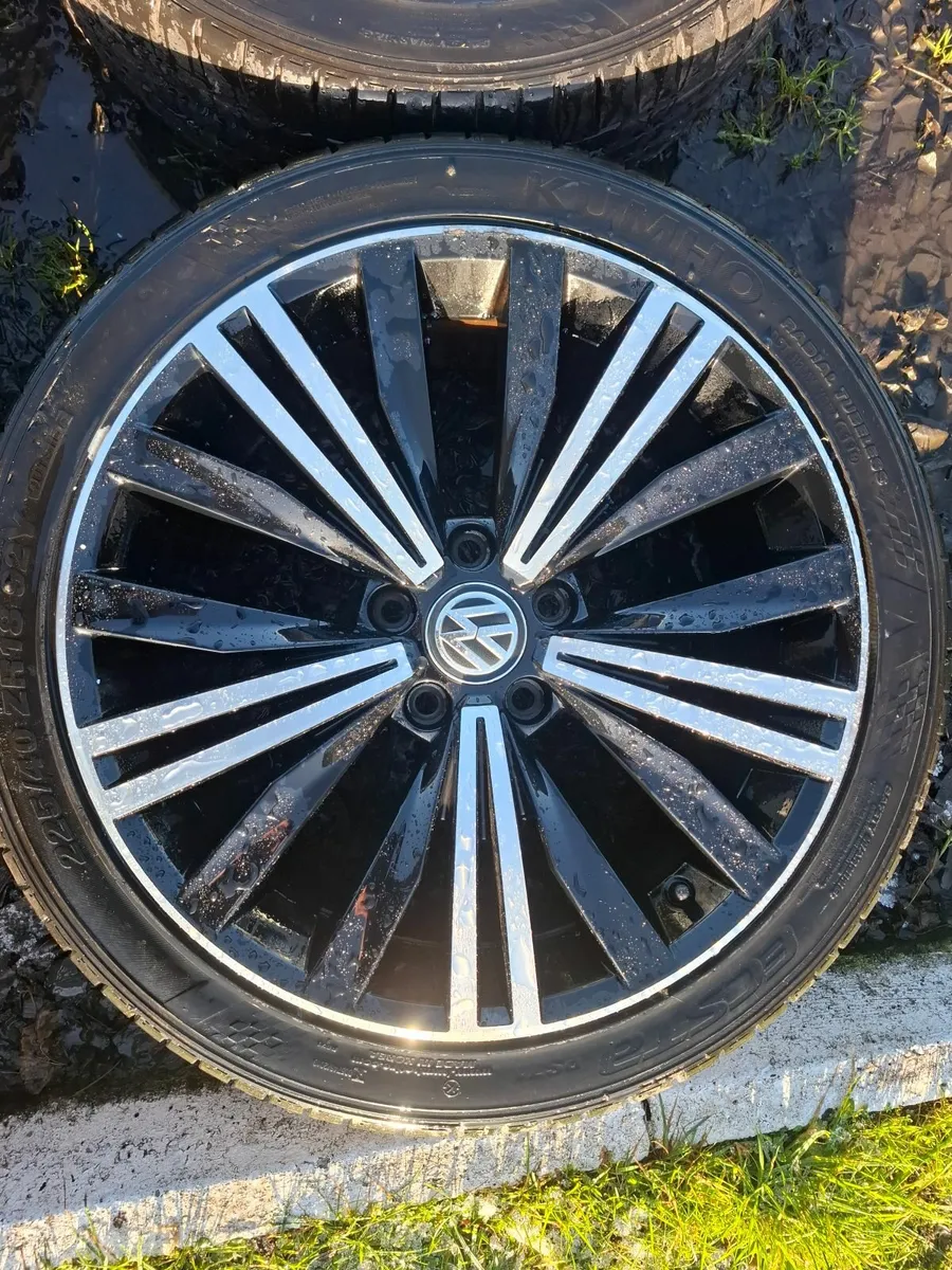 18" Genuine Vw Alloys with tyres - Image 4