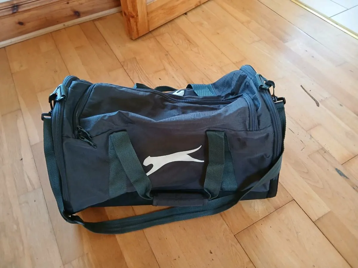 Slazenger gear bag unwanted gift can deliver - Image 1