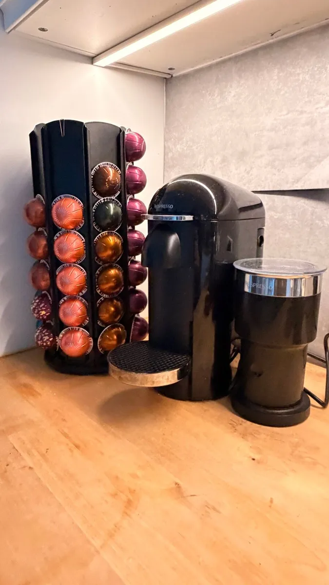 Nespresso coffee vertuo machine + aeroccino XL - Image 3