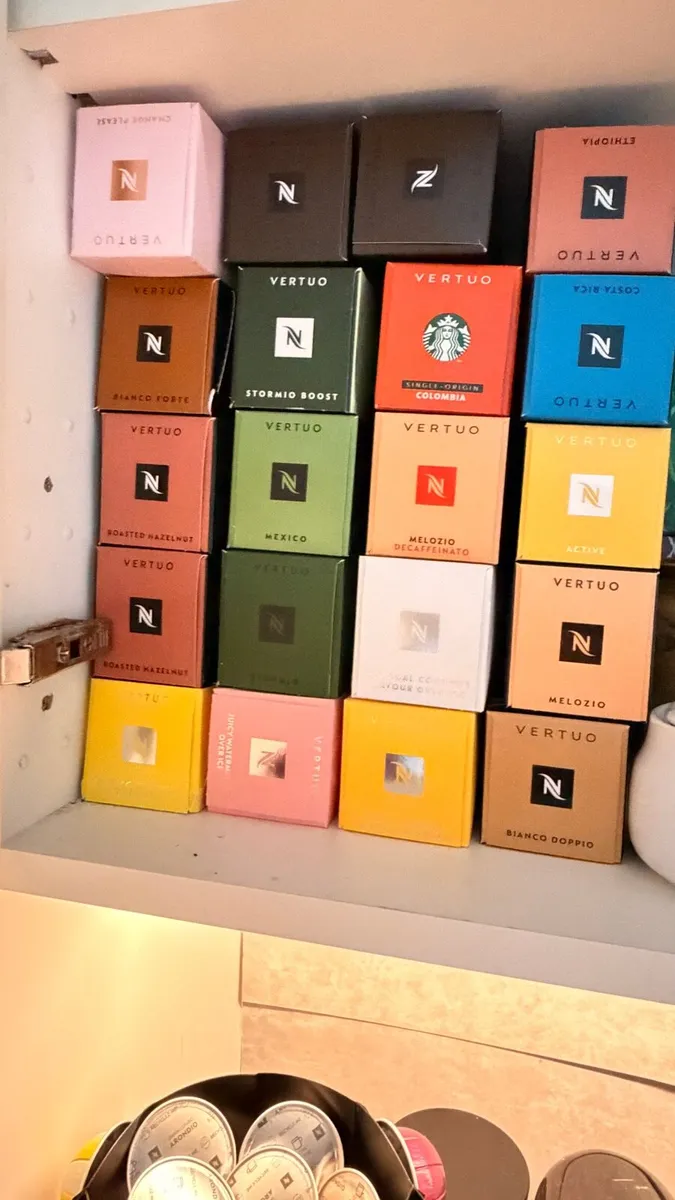 Nespresso coffee vertuo machine + aeroccino XL - Image 4