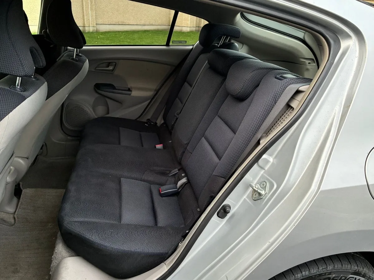 Automatic Honda insight 1.3 Hybrid - Image 4