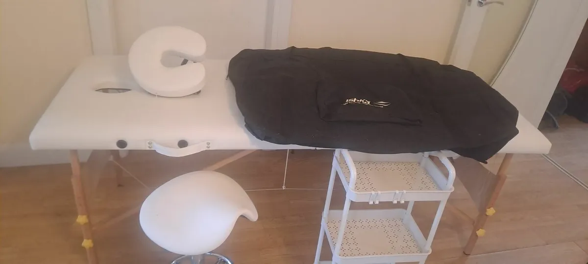 Ishka massage table, stool and trolley - Image 2