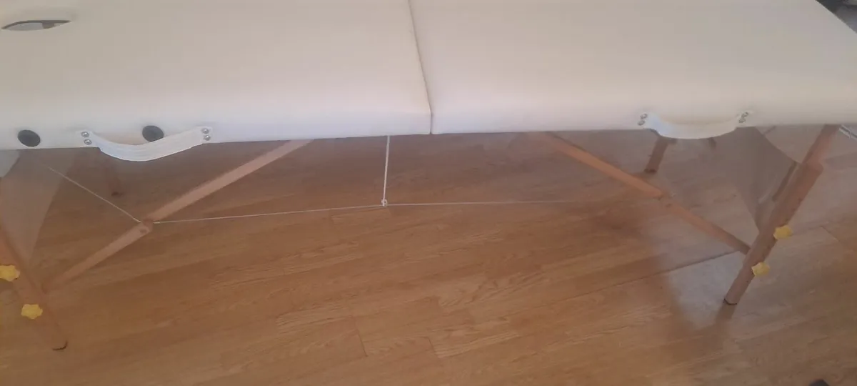 Ishka massage table, stool and trolley - Image 3