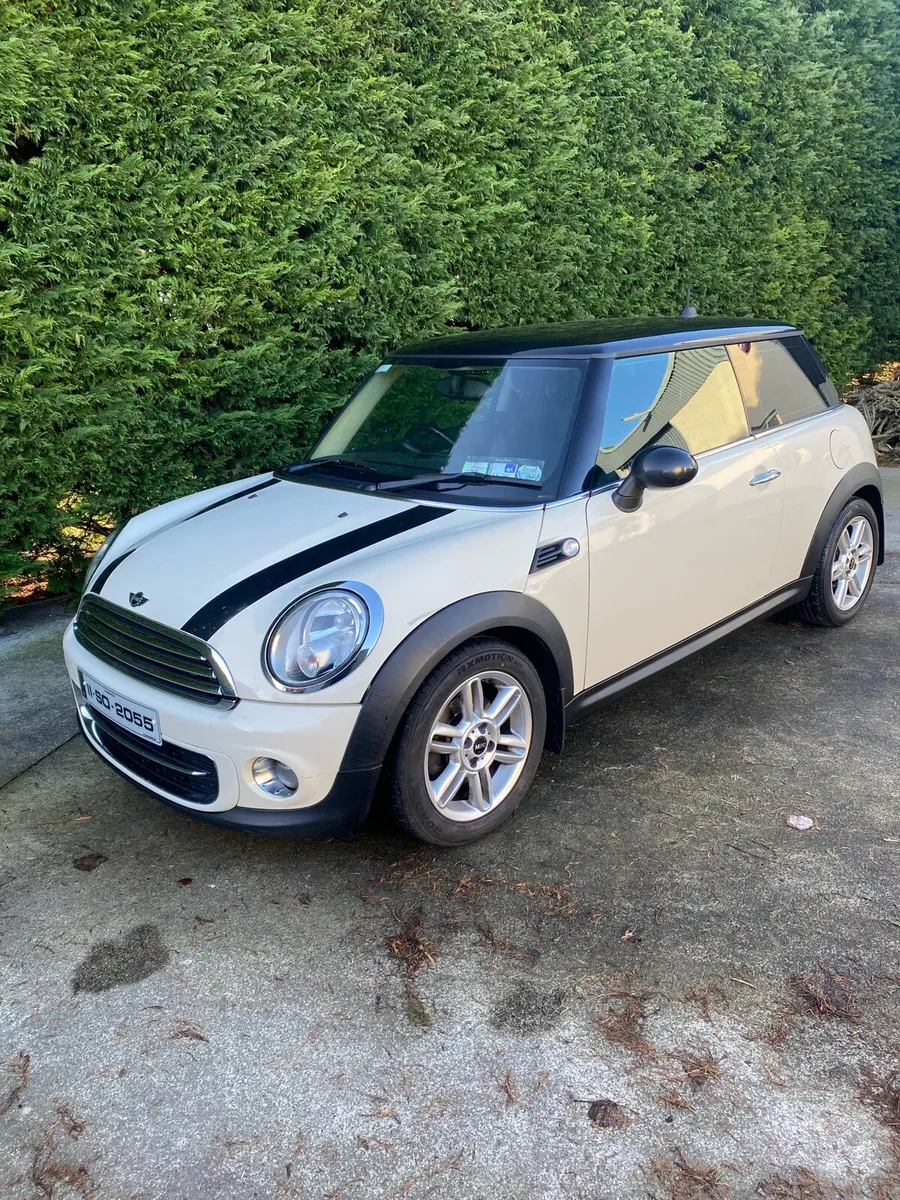 2011 Mini Cooper - Image 2