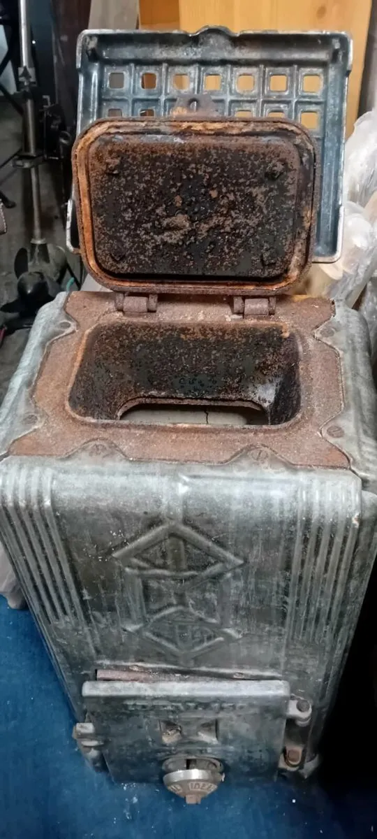 Vintage Enamel Wood Burn Stove - Image 2